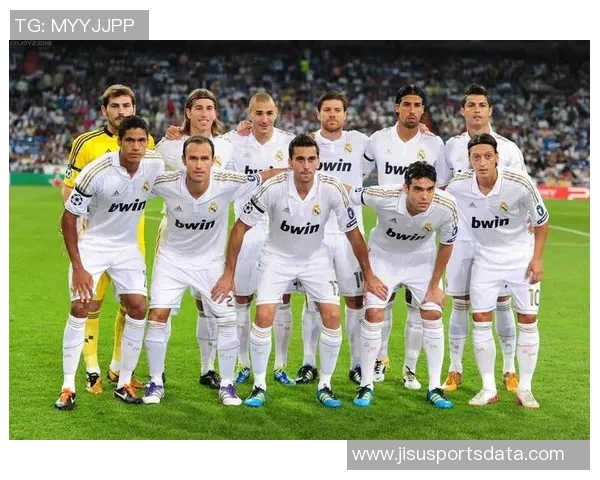 欧联杯激战皇马与曼城平局绝杀瞬间引发全场狂欢深度解析