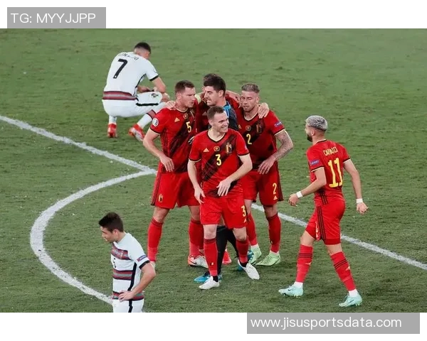 世界杯激战AC米兰险胜切尔西乌龙球引发全场热议与争议判罚