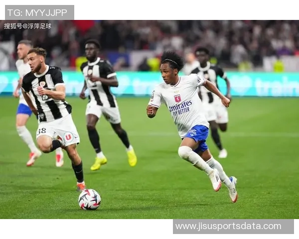 足总杯惊心动魄巴黎圣日耳曼逆转里昂引发转会热议