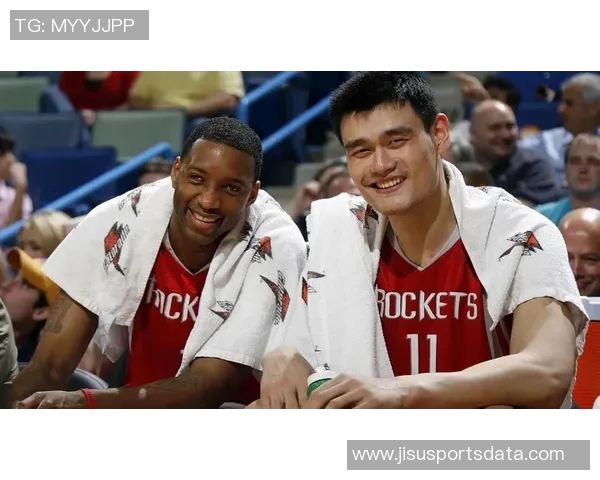 姚明独特视角解读篮球比赛中的精彩瞬间与战术博弈