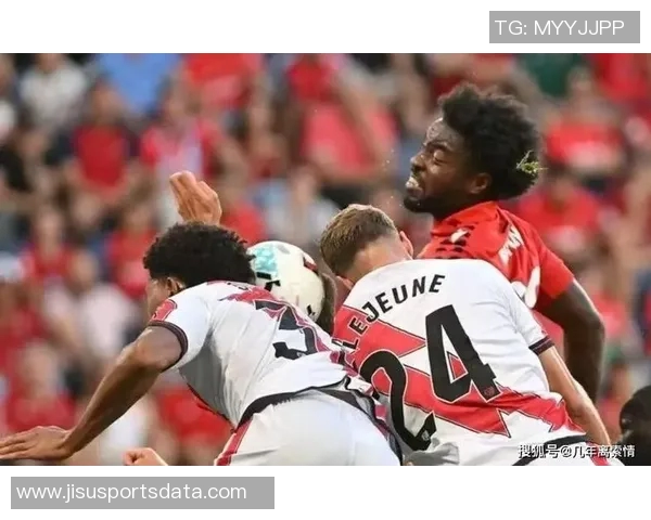 西甲焦点战巴黎圣日耳曼与马竞激战成平局补时进球引发全场热烈反响