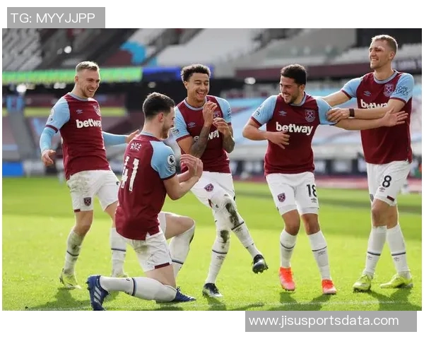 本菲卡大胜热刺6-2晋级国王杯赛场瞬间引发热烈反响