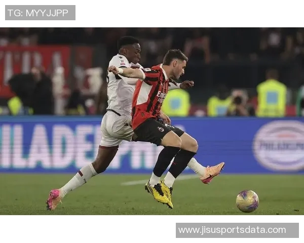 友谊赛精彩回顾:里昂小胜AC米兰全场沸腾瞬间解析 友谊赛精彩回顾:里昂小胜AC米兰全场沸腾瞬间解析