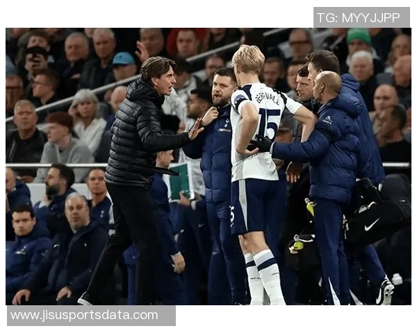 西甲激战里昂逆转热刺点球大战引发转会风波与球迷热议