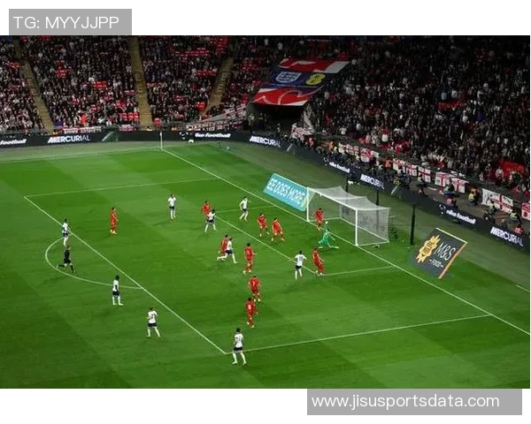 世界杯激战拜仁大胜巴黎红牌争议引发全场热议战术解析深入剖析