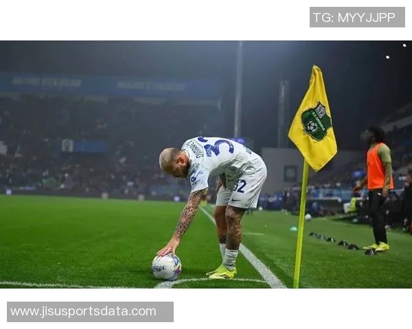 欧冠激战:国米逆转那不勒斯红牌争议引发全场热议 欧冠激战:国米逆转那不勒斯红牌争议引发全场热议