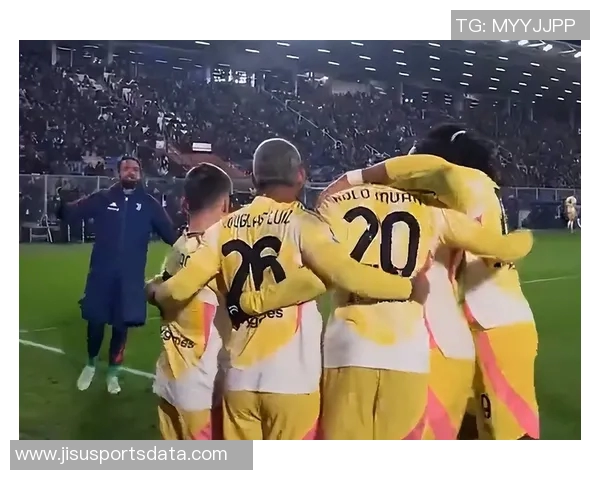 足总杯激战尤文图斯险胜里昂全场沸腾瞬间回顾与战术解析 足总杯激战尤文图斯险胜里昂全场沸腾瞬间回顾与战术解析