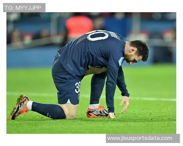 中超精彩对决巴黎圣日耳曼与曼联激战成平局帽子戏法瞬间点燃全场气氛