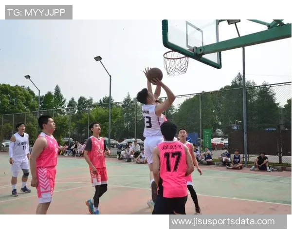 友谊赛精彩对决利物浦与本菲卡战成平局绝杀时刻点燃全场激情