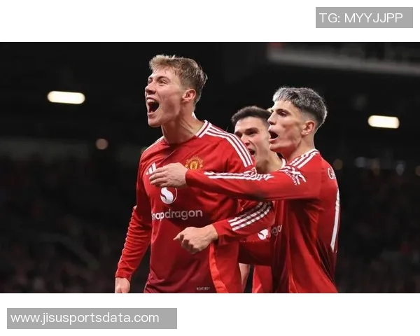 国王杯曼联大胜那不勒斯红牌争议引发全场热议与转会传闻