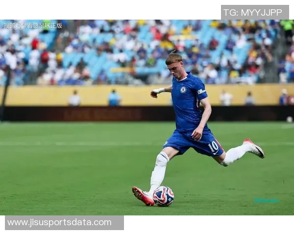 国王杯精彩对决切尔西大胜本菲卡红牌事件引发全场热议